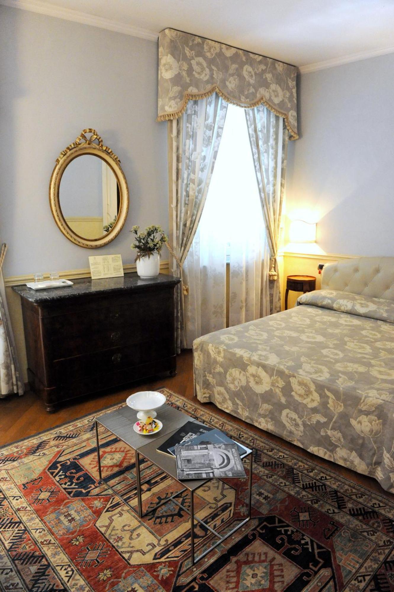 Ristorante Albergo Ca' Vittoria Tigliole Pokoj fotografie
